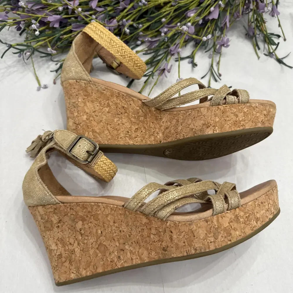 UGG Womens Sz 8.5 Lillie Gold Suede Metallic Wedge Sandal Boho Cottageco… - Picture 9 of 12